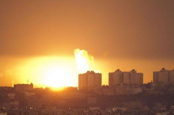 İsrail Uçakları Gazzeyi Bombalıyor 2