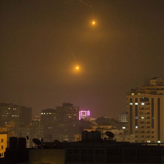 İsrail Uçakları Gazzeyi Bombalıyor 6