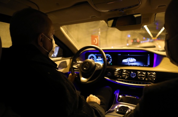 Cumhurbaşkanı Erdoğan açılışını yaptığı yolda makam aracını kullandı 1