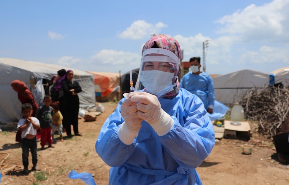 Tarım işçileri çadırlarda aşılanıyor 3