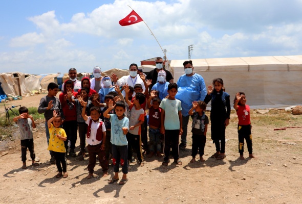 Tarım işçileri çadırlarda aşılanıyor 4