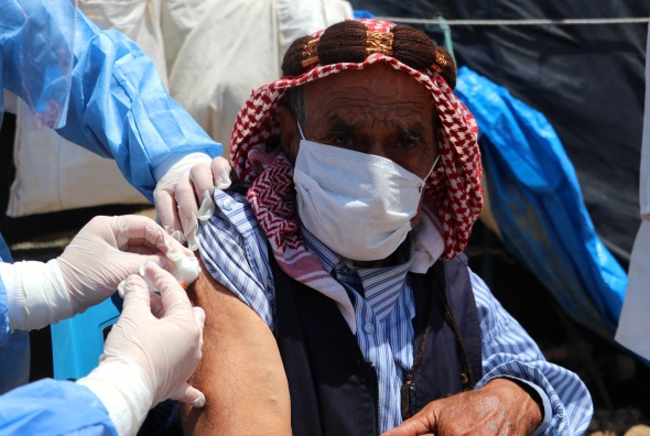 Tarım işçileri çadırlarda aşılanıyor 5