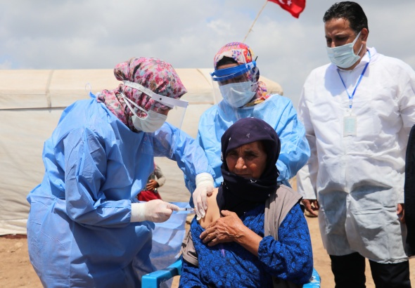 Tarım işçileri çadırlarda aşılanıyor 6