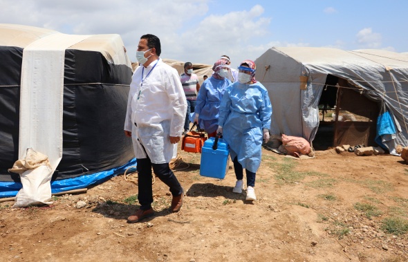 Tarım işçileri çadırlarda aşılanıyor 15