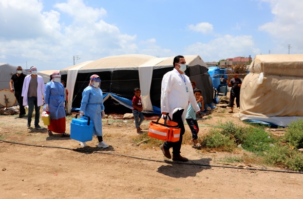 Tarım işçileri çadırlarda aşılanıyor 13