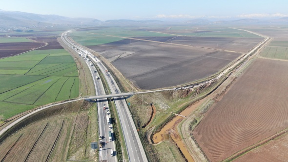 Depremin merkezinden korkunç görüntü: Yol yarıldı, devasa çatlaklar oluştu 2
