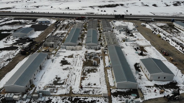 Depremin merkezine tam donanımlı bin kişilik prefabrik bina 7