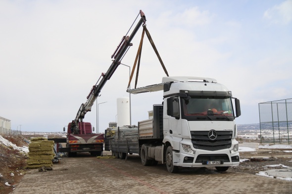 Depremin merkezine tam donanımlı bin kişilik prefabrik bina 5