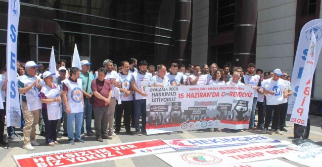 İş bırakan hekimler basın açıklaması yaptı