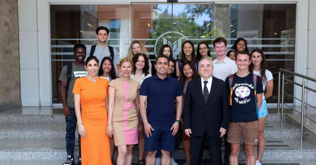 Amerikalı öğrenciler yaz okulu için İzmir’e geldi