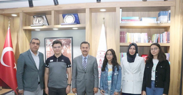 Ortaokul öğrencileri korona günlerini kitaplaştırdı