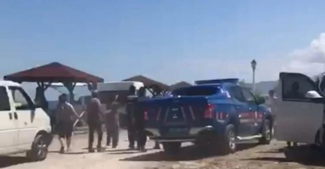 Zabıtalar ile temizlik yapan belediye işçisini dövdüler