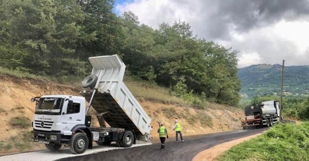 Sinop’ta köy yollarına mıcır asfalt