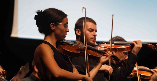 Balıkesir’de 100 sanatçı 14 konser verdi