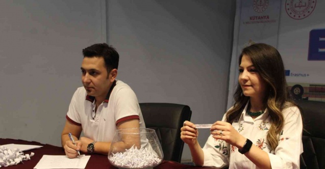 Okullarda görevlendirilecek 330 personelin kura çekimi gerçekleştirildi