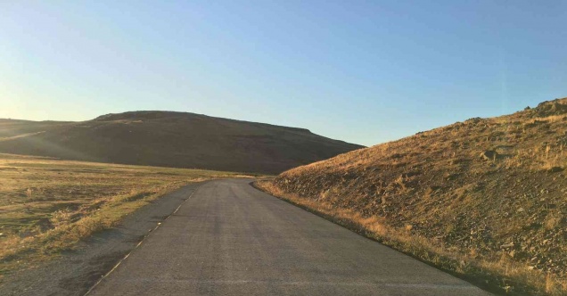 Kars’ta köy yollarının yapımı sürüyor
