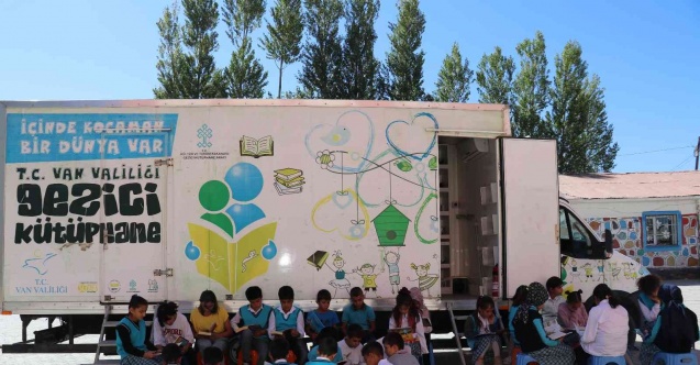 Gezici Kütüphaneyle öğrenciler kitaplarla buluşturuluyor