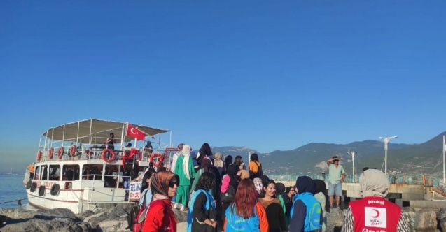 Kızılay ekibi yüzleri güldürmeye devam ediyor