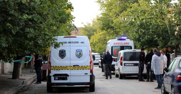 Simit satıcısı evinde ölü bulundu