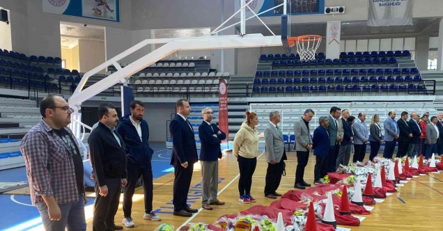 Bakanlıktan Manisa’daki okullara spor malzemeleri desteği