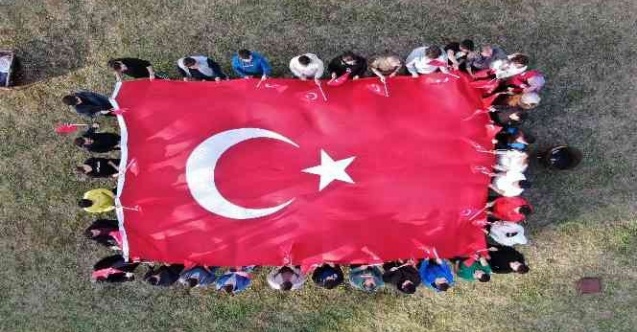 Gençler Cumhuriyet kampında buluştu