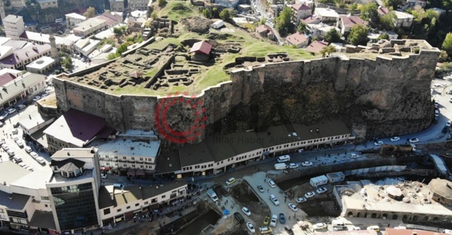 2 bin 500 yıllık Bitlis Kalesi’nde yeni surlar ve yürüyüş yolları yapılıyor