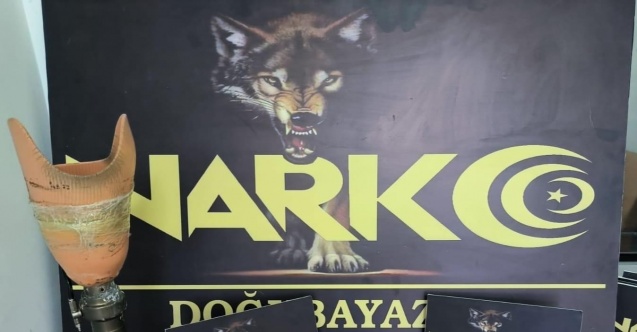 Protez bacağında yurda uyuşturucu sokmaya çalışan şahıs yakalandı