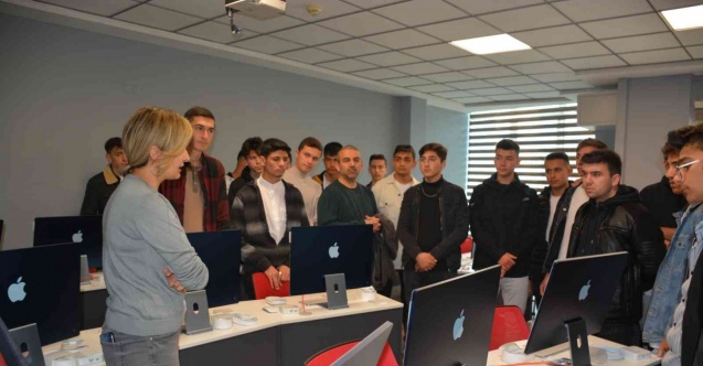 YKS sınavına girecek öğrenciler kampüs yaşamını gördü