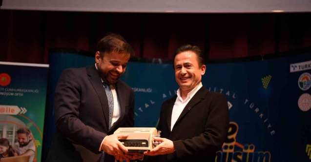 Tuzlalı anne ve babalar dijital okuryazarlığı çocuklarından öğrenecekler