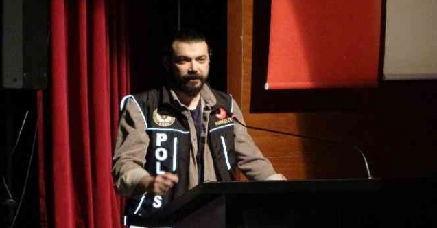 Kartallı vatandaşlara ‘En İyi Narkotik Polisi Anne’ eğitimi