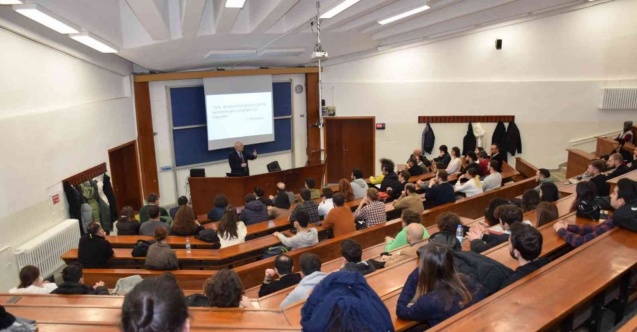 İİBF’de "2001 Krizi ve Türkiye Ekonomisi" konuşuldu