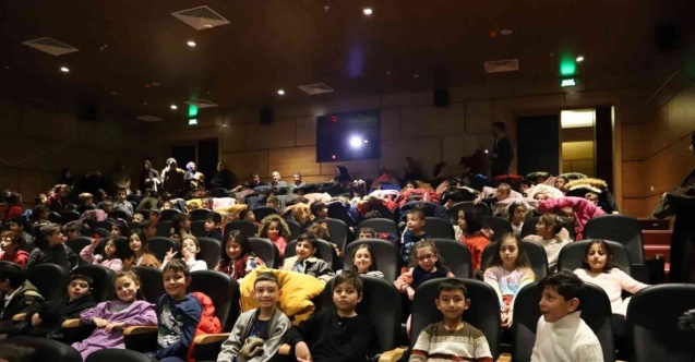 Öğrenciler karne tatili öncesinde sinemayla buluştu