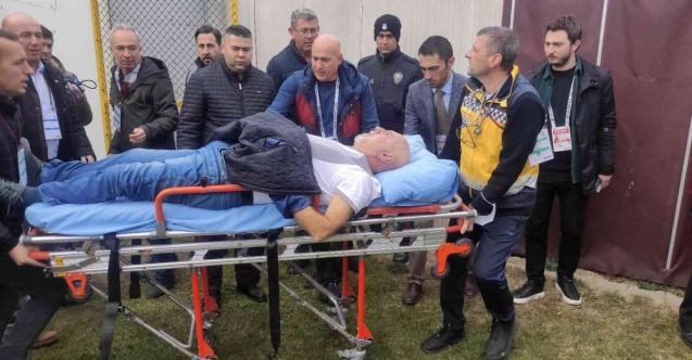Tribünde kalp krizi geçiren Bandırmasporlu taraftar hastanede yaşamını yitirdi.