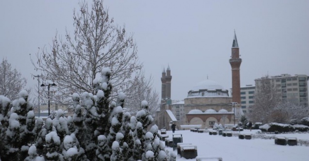 Kütahya’da okullara 1 gün kar tatili