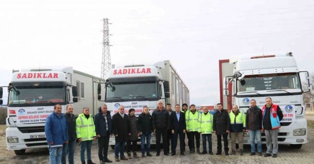 Sinop’tan afet bölgesine 8 konteyner gönderildi