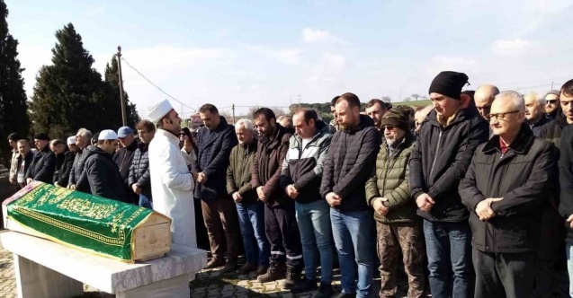 Depremde vefat eden Öğretmen Burcu Gümüş köyünde toprağa verildi