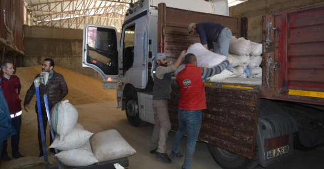 Siirt’ten deprem bölgesinde 2 tır yem gönderildi