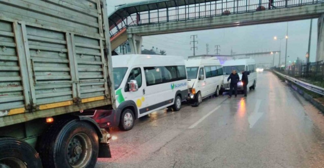 4 aracın karıştığı kazada 10 kişi yaralandı