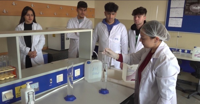 Tuzlalı lise öğrencileri tarafından üretilen 3 ton dezenfektan deprem bölgelerine gönderildi