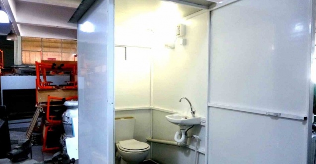 Depremzedeler için seyyar tuvalet üretimine başlandı