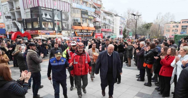 İZBAK ekipleri alkışlarla karşılandı
