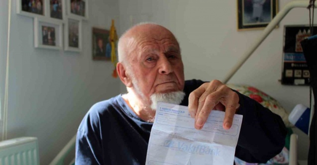 90 yaşındaki emekli madenci, kötü gün birikimini depremzedelere bağışladı