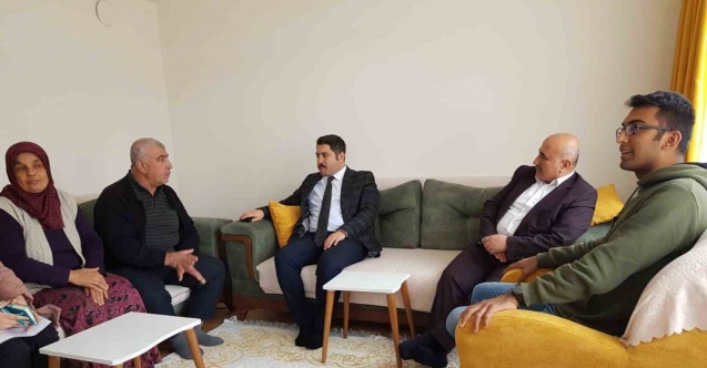 Bozkurtoğlu ve Ünlü depremzedelere ziyaret etti