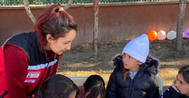 Depremzede çocuklara Muğla’dan giden ekipler psikososyal destek sağlıyor