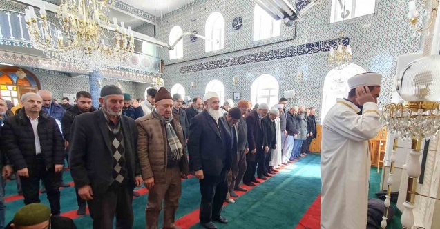 Gümüşhane’deki tüm camilerde gıyabi cenaze namazı kılındı