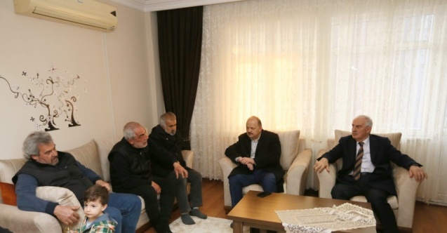 İlçeye gelen depremzedeleri yalnız bırakmadılar