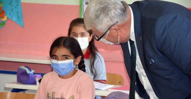 Depremzede 622 öğrencinin okullara nakli gerçekleşti