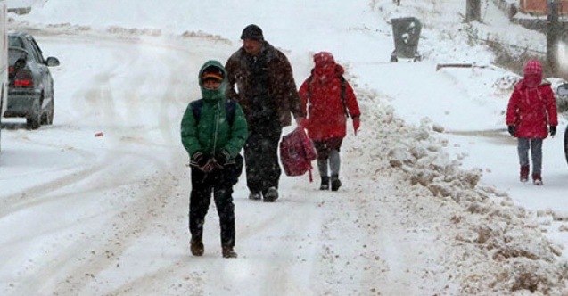 Sarıkamış’ta okullara kar tatili