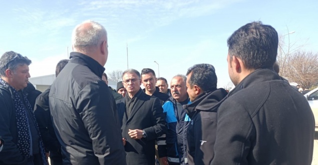 Bakan Ersoy, Tuşba Belediyesinin deprem bölgesindeki çalışmalarını inceledi