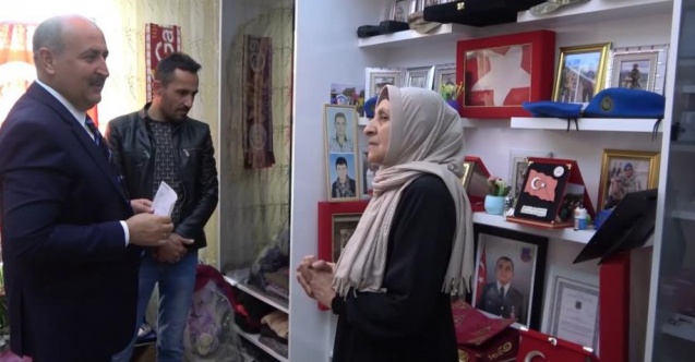 Şehit annesinden duygulandıran destek: Umre parasını depremzedeler için bağışladı